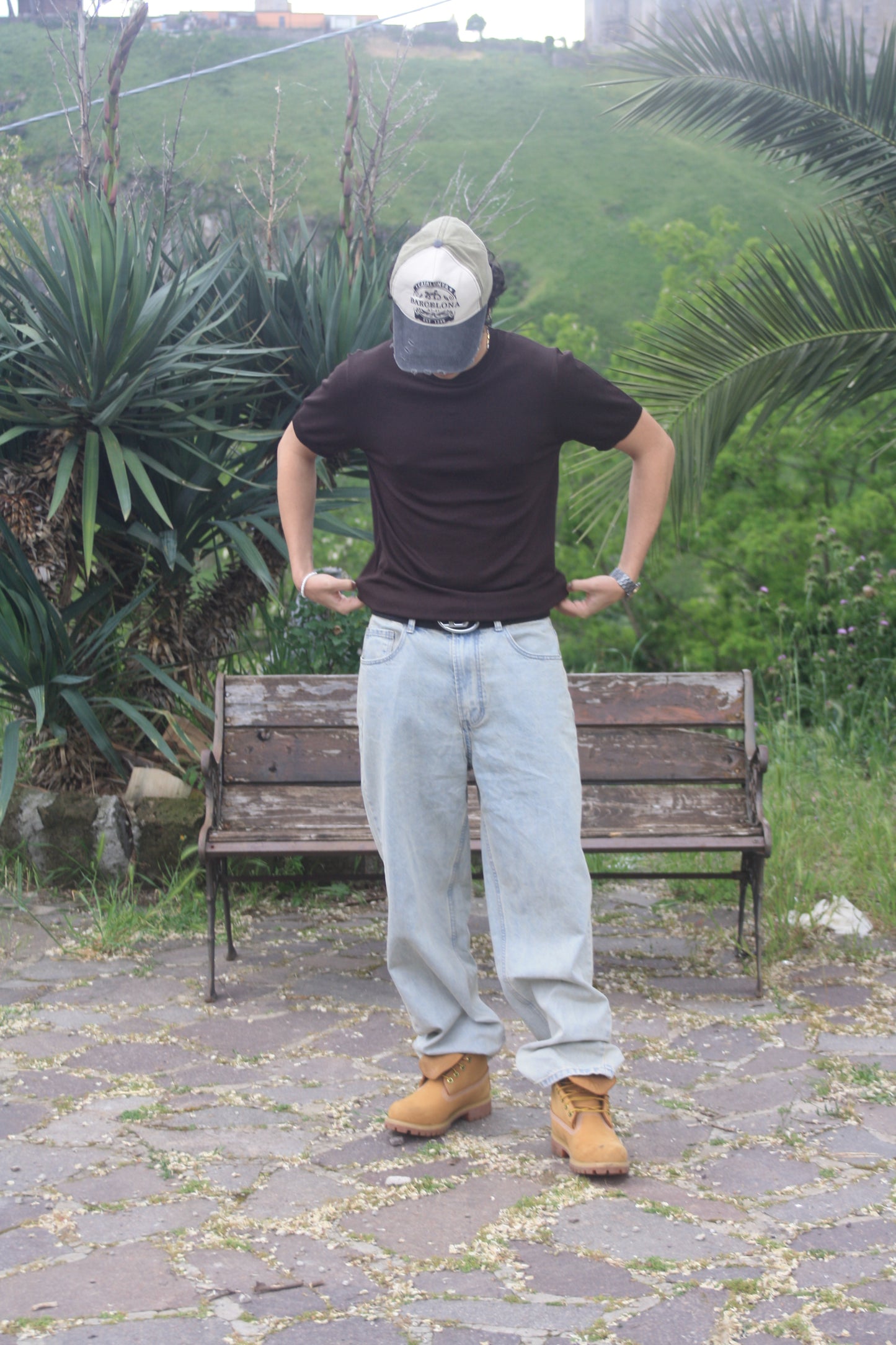 T-SHIRT BROWN