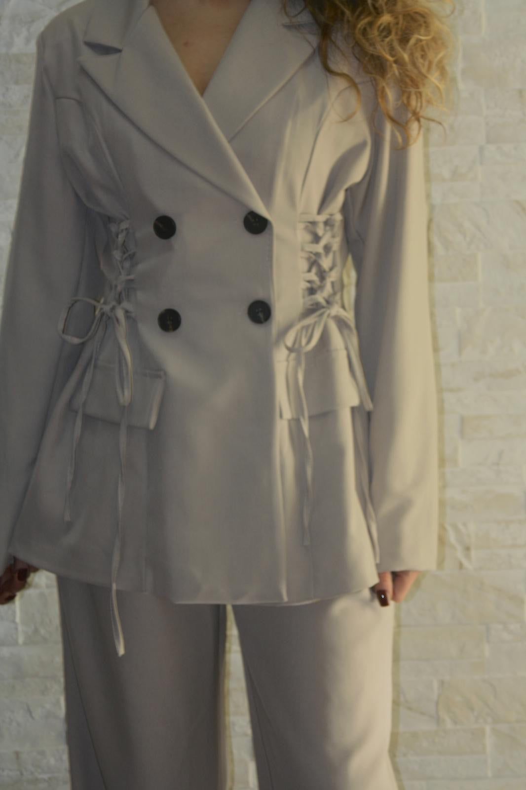 Tailleur whit laces