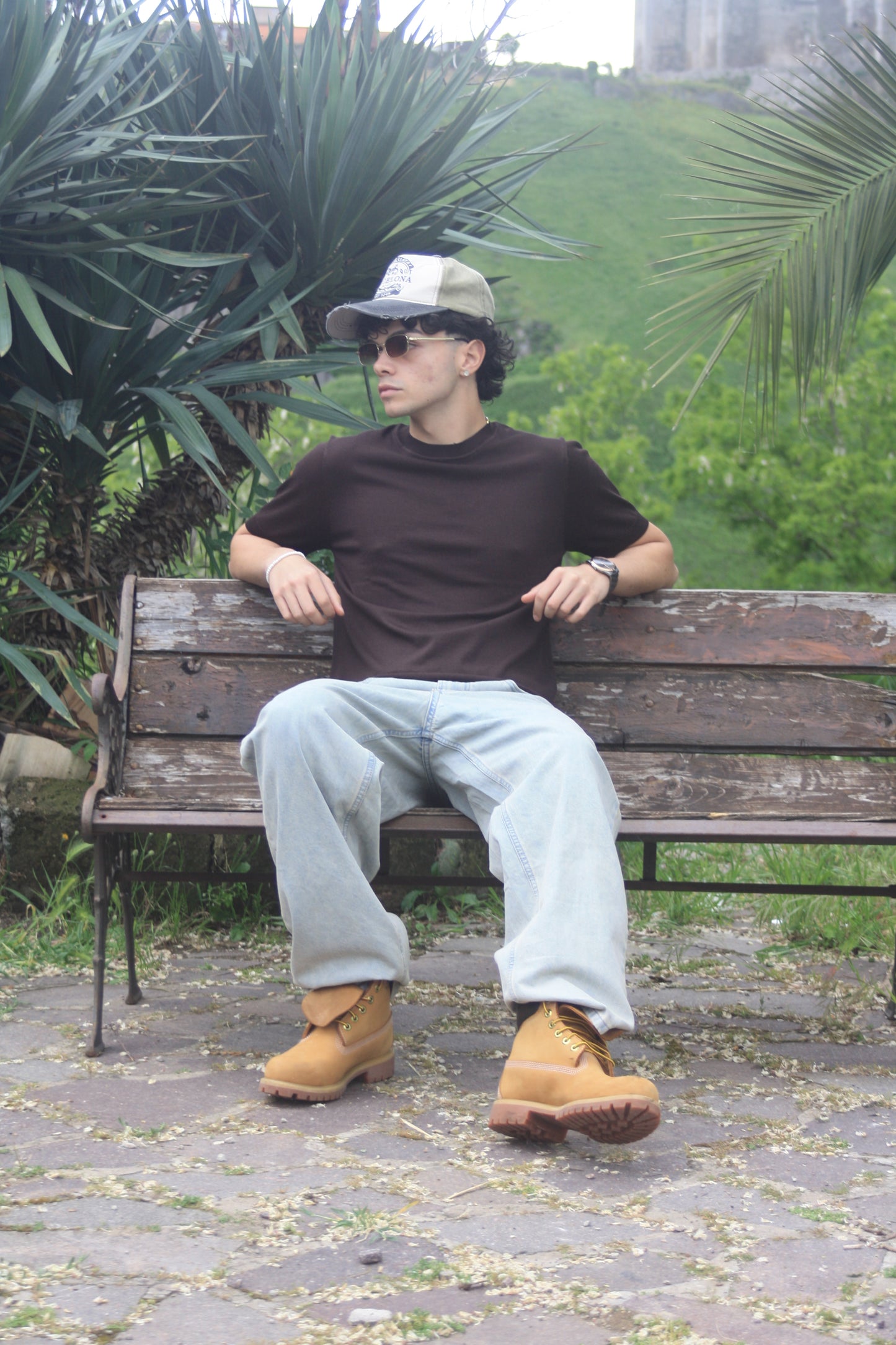 T-SHIRT BROWN