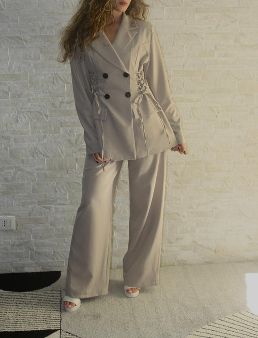 Tailleur whit laces